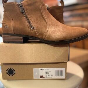 UGG W AUREO II Brown Boots